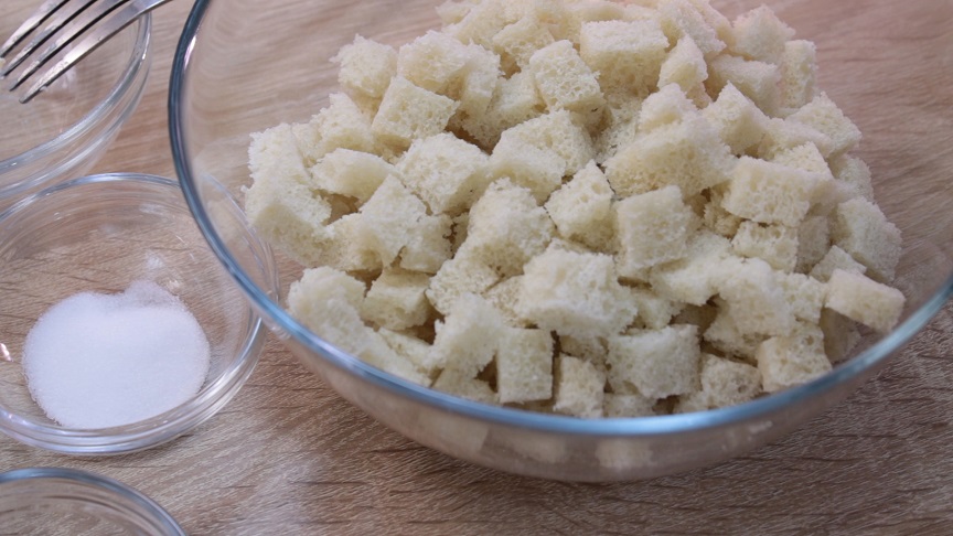 лук репчатый мелко нарезать 